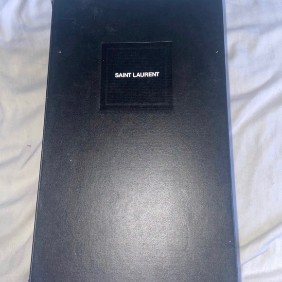 Saint Laurent Court Classic Low-Top Sneakers - Picture 8 of 10